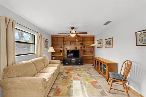 140 Valley Circle Brandon FL 33510