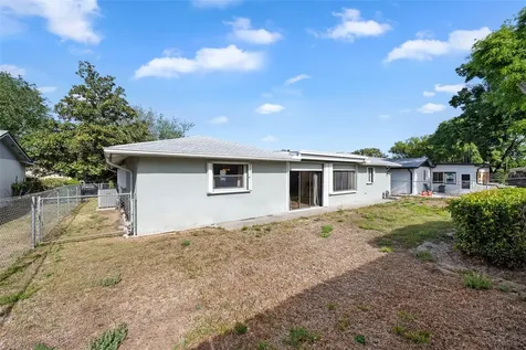 140 Valley Circle Brandon FL 33510