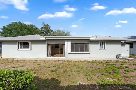 140 Valley Circle Brandon FL 33510