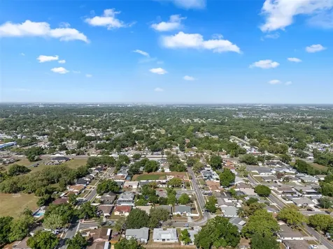 140 Valley Circle Brandon FL 33510
