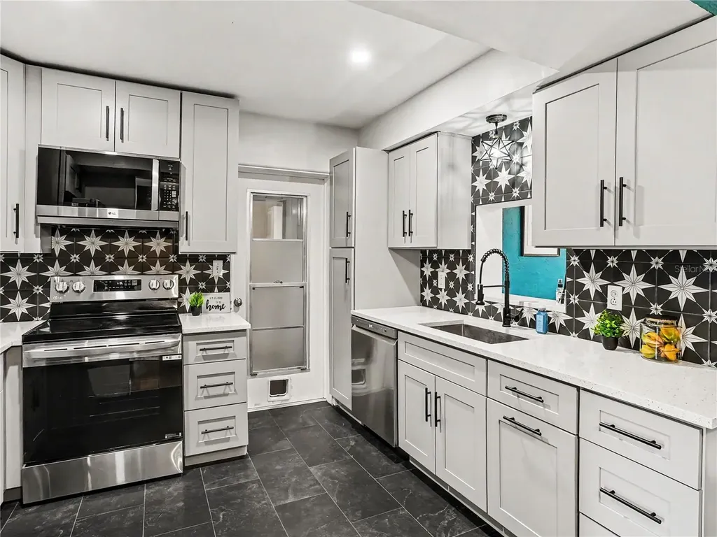 3313 E Kaley Avenue Orlando FL 32806