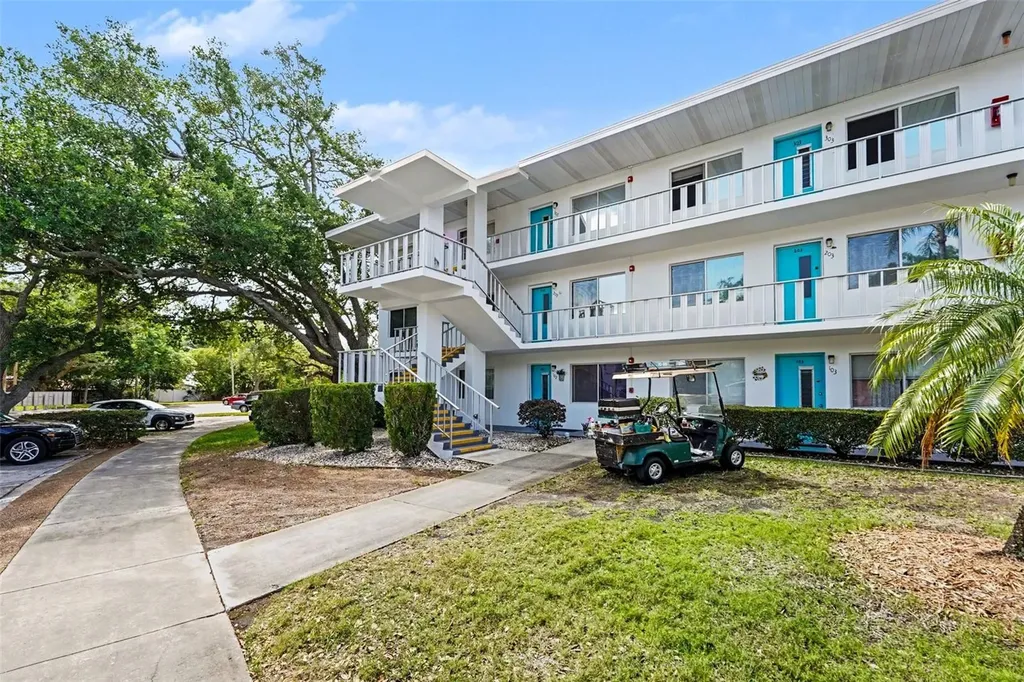 8402 111th Street N Seminole FL 33772