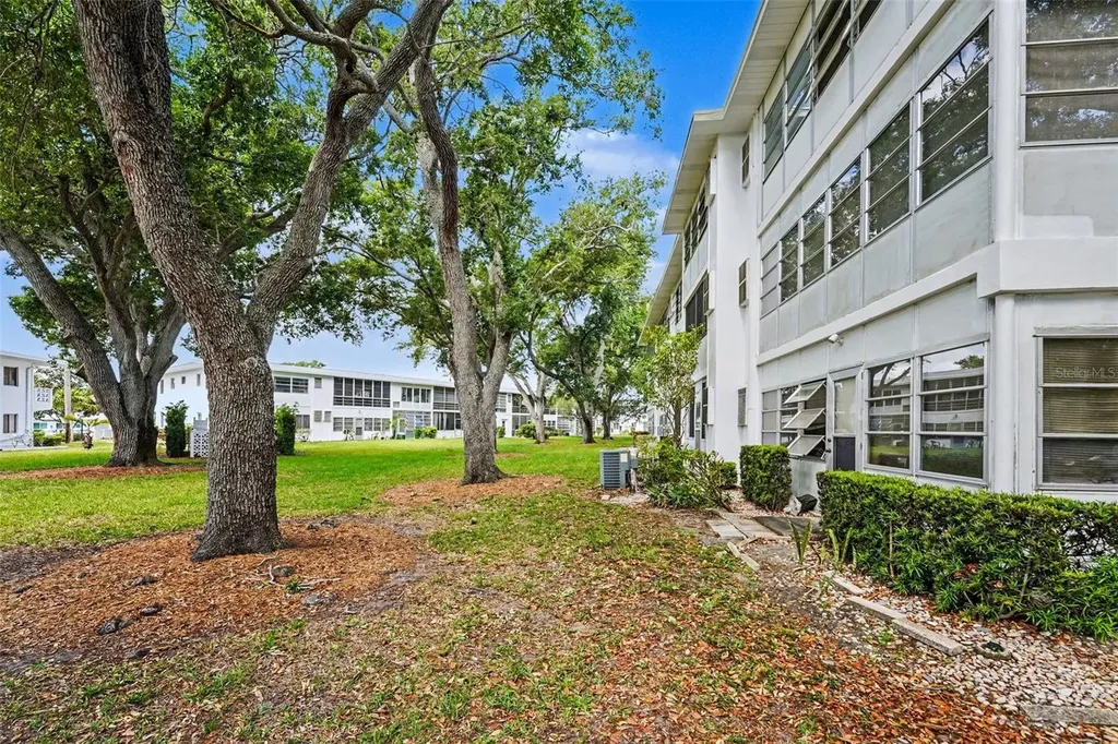 8402 111th Street N Seminole FL 33772