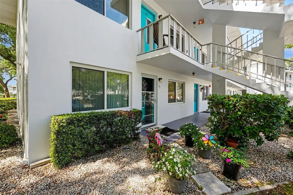 8402 111th Street N Seminole FL 33772