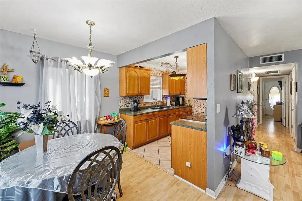 8402 111th Street N Seminole FL 33772