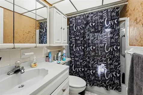 8402 111th Street N Seminole FL 33772