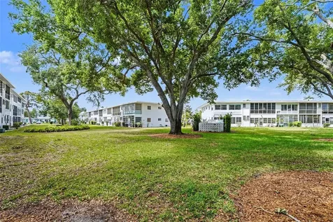 8402 111th Street N Seminole FL 33772
