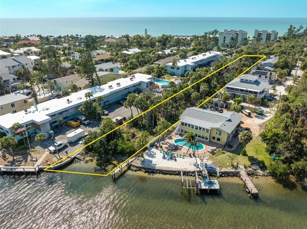 5065 N Beach Road Englewood FL 34223