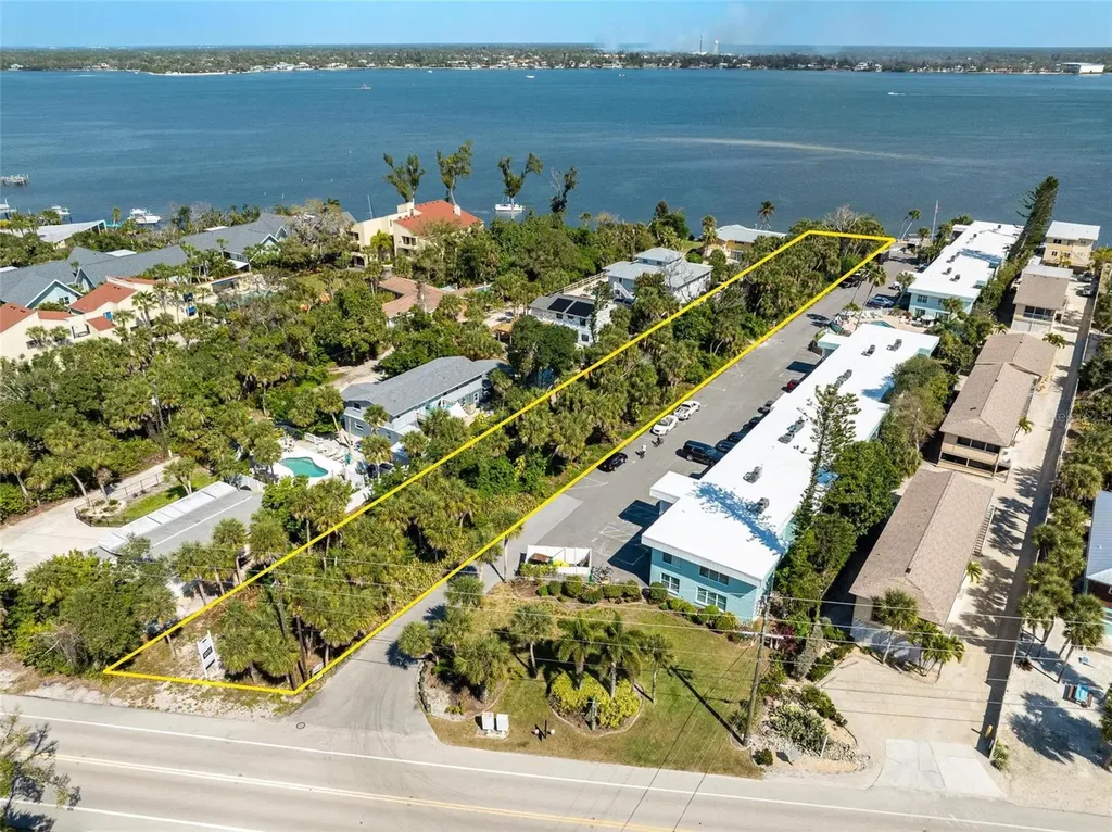 5065 N Beach Road Englewood FL 34223
