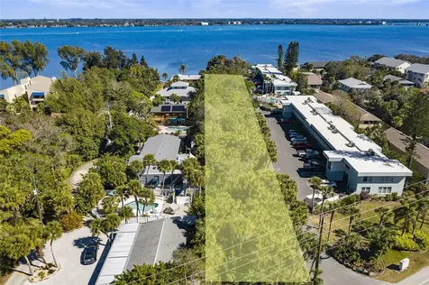 5065 N Beach Road Englewood FL 34223