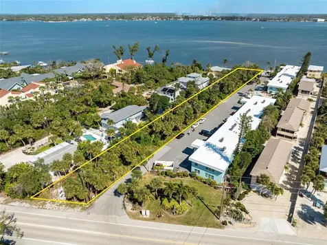 5065 N Beach Road Englewood FL 34223