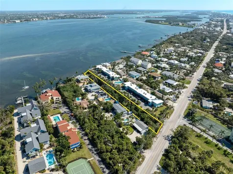 5065 N Beach Road Englewood FL 34223