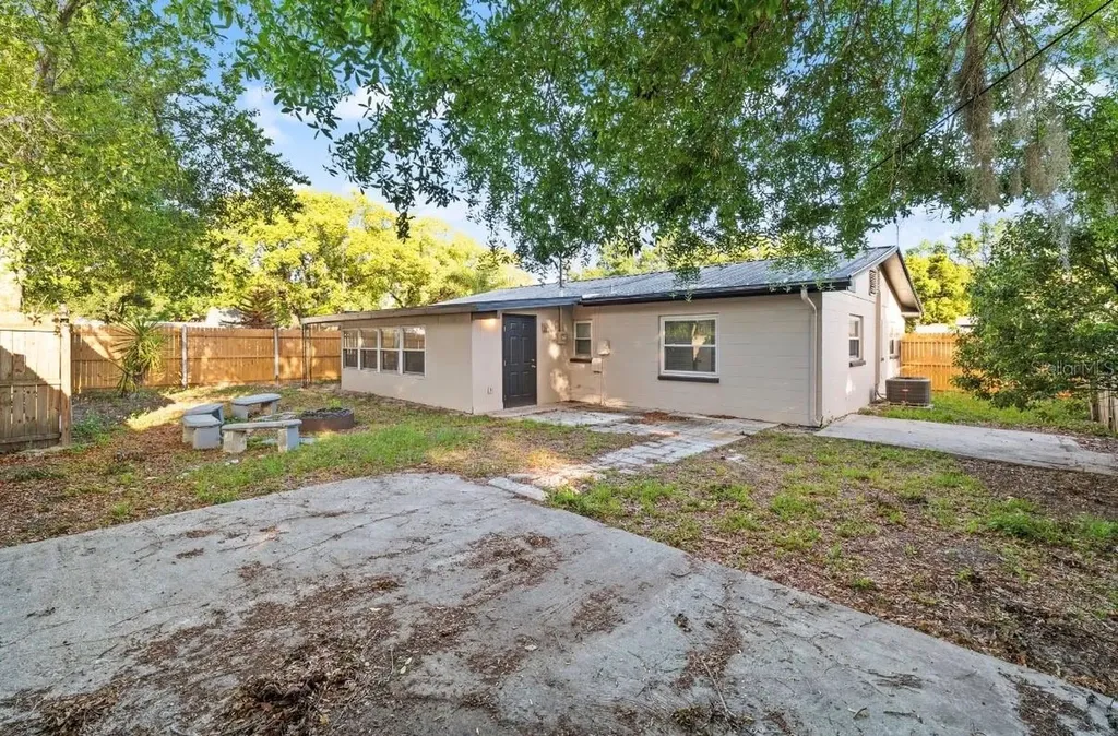 38245 12th Avenue Zephyrhills FL 33542