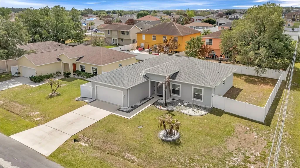 100 Aurora Lane Kissimmee FL 34758