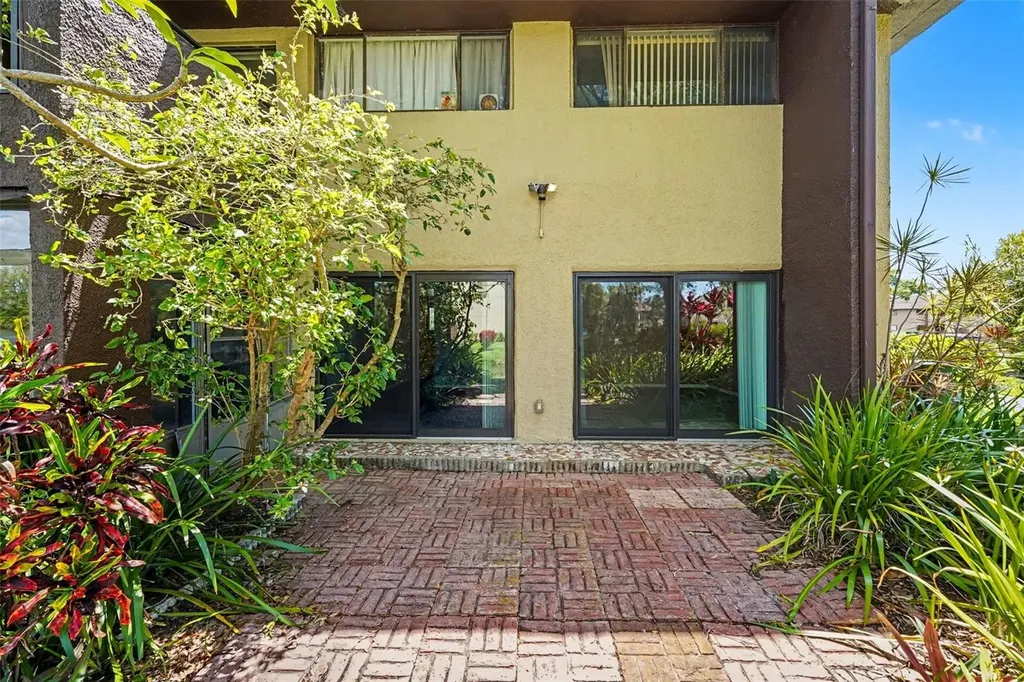 10755 Village Club Circle N St Petersburg FL 33716