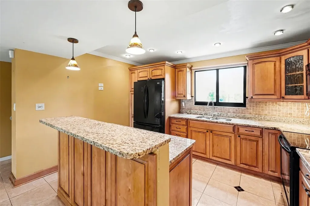 10755 Village Club Circle N St Petersburg FL 33716