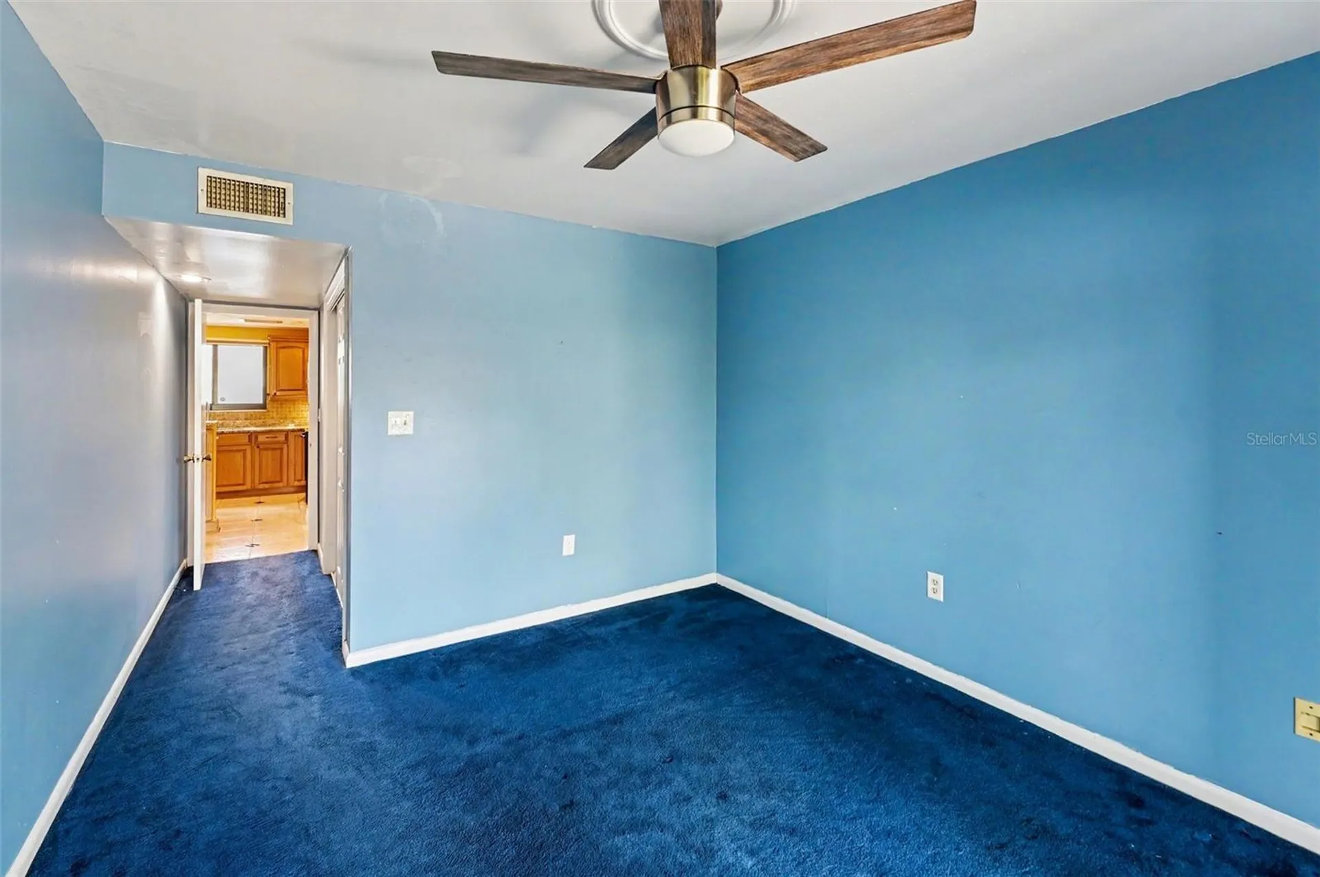 10755 Village Club Circle N St Petersburg FL 33716