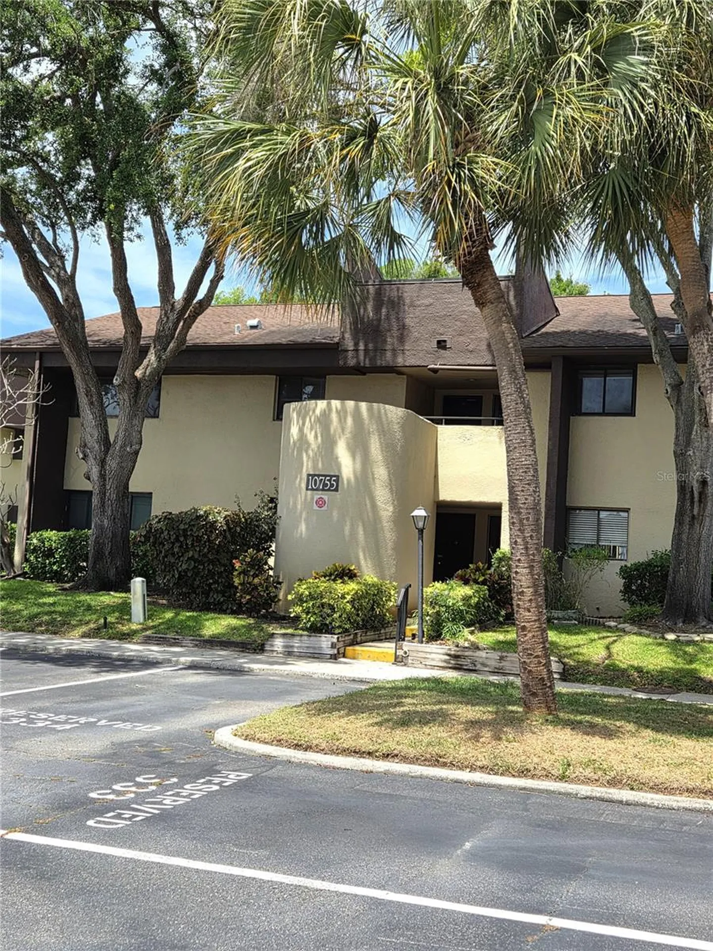 10755 Village Club Circle N St Petersburg FL 33716
