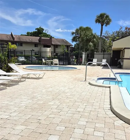 10755 Village Club Circle N St Petersburg FL 33716
