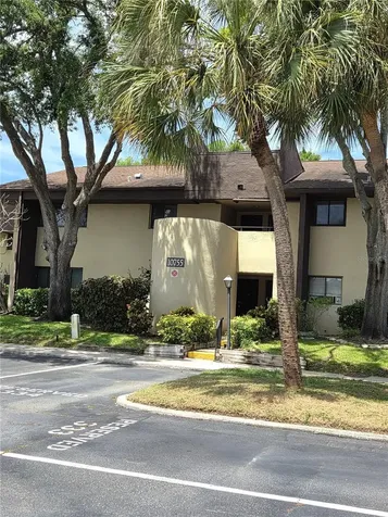 10755 Village Club Circle N St Petersburg FL 33716