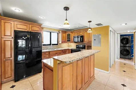 10755 Village Club Circle N St Petersburg FL 33716