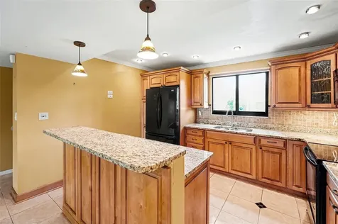 10755 Village Club Circle N St Petersburg FL 33716