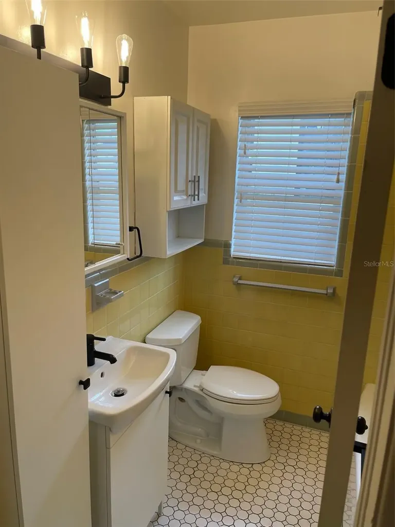 2165 Sunnyside Lane Sarasota FL 34239