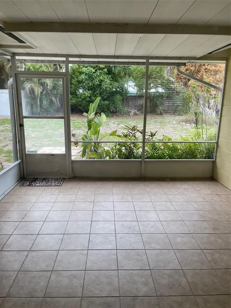 2165 Sunnyside Lane Sarasota FL 34239