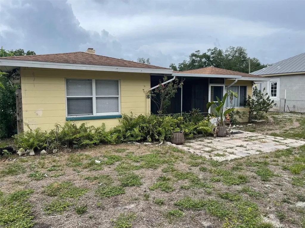 2165 Sunnyside Lane Sarasota FL 34239