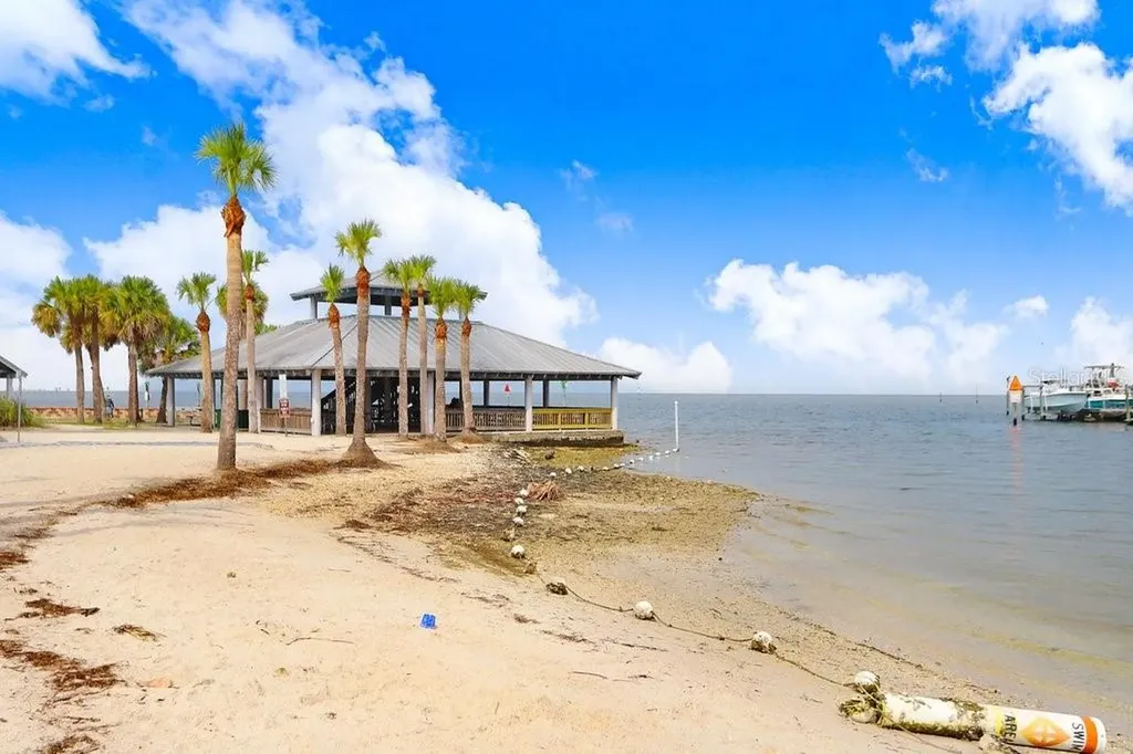 13400 Neptune Drive Hudson FL 34667