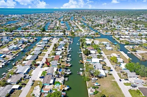 13400 Neptune Drive Hudson FL 34667