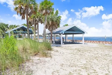 13400 Neptune Drive Hudson FL 34667