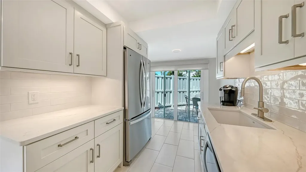 206 Hourglass Way Sarasota FL 34242