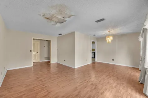 6606 Twelve Oaks Boulevard Tampa FL 33634