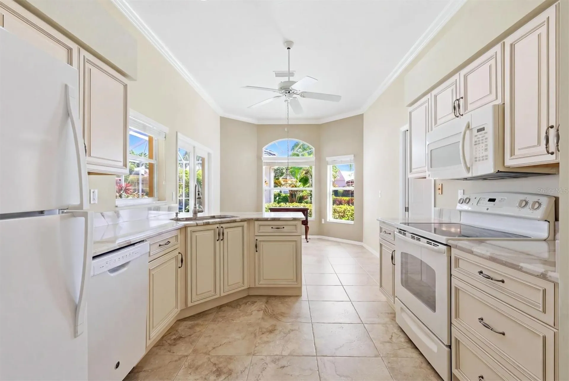 6820 Avenida Marbella Sarasota FL 34238