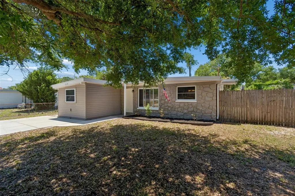 9228 82nd Way Seminole FL 33777