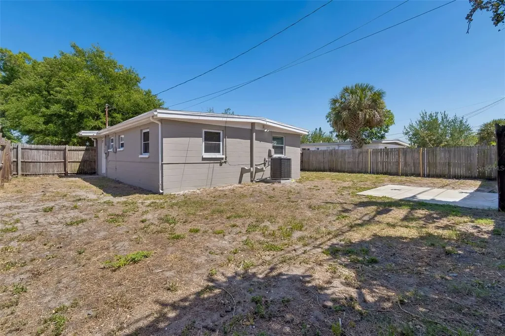 9228 82nd Way Seminole FL 33777