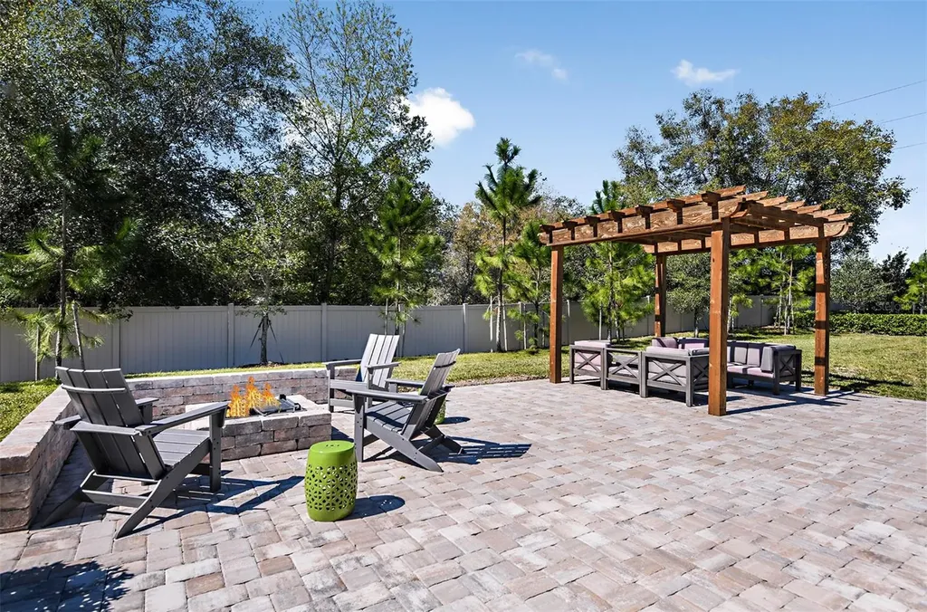 591 Darshire Avenue Eustis FL 32736