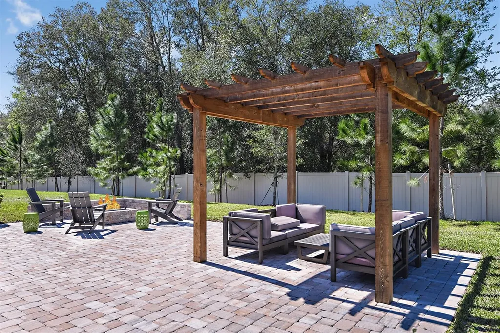 591 Darshire Avenue Eustis FL 32736