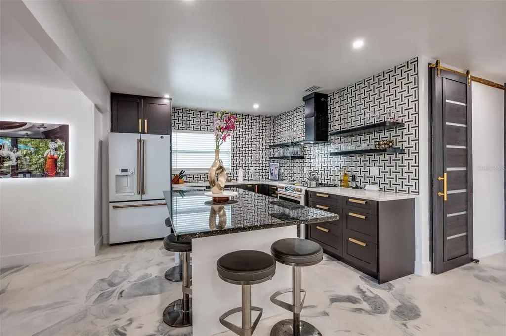 2216 S Occident Street Tampa FL 33629