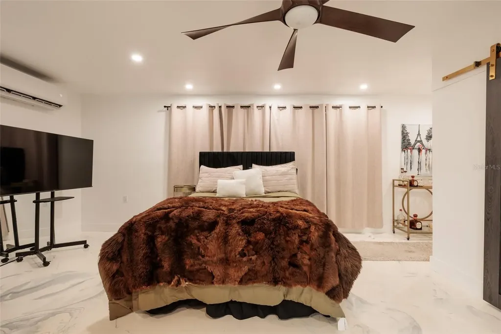 2216 S Occident Street Tampa FL 33629