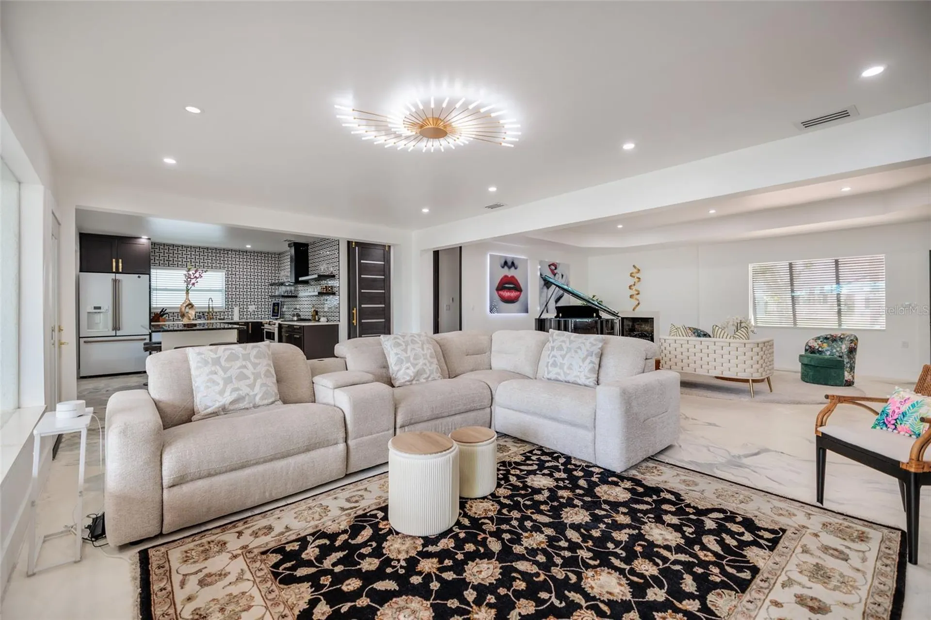 2216 S Occident Street Tampa FL 33629