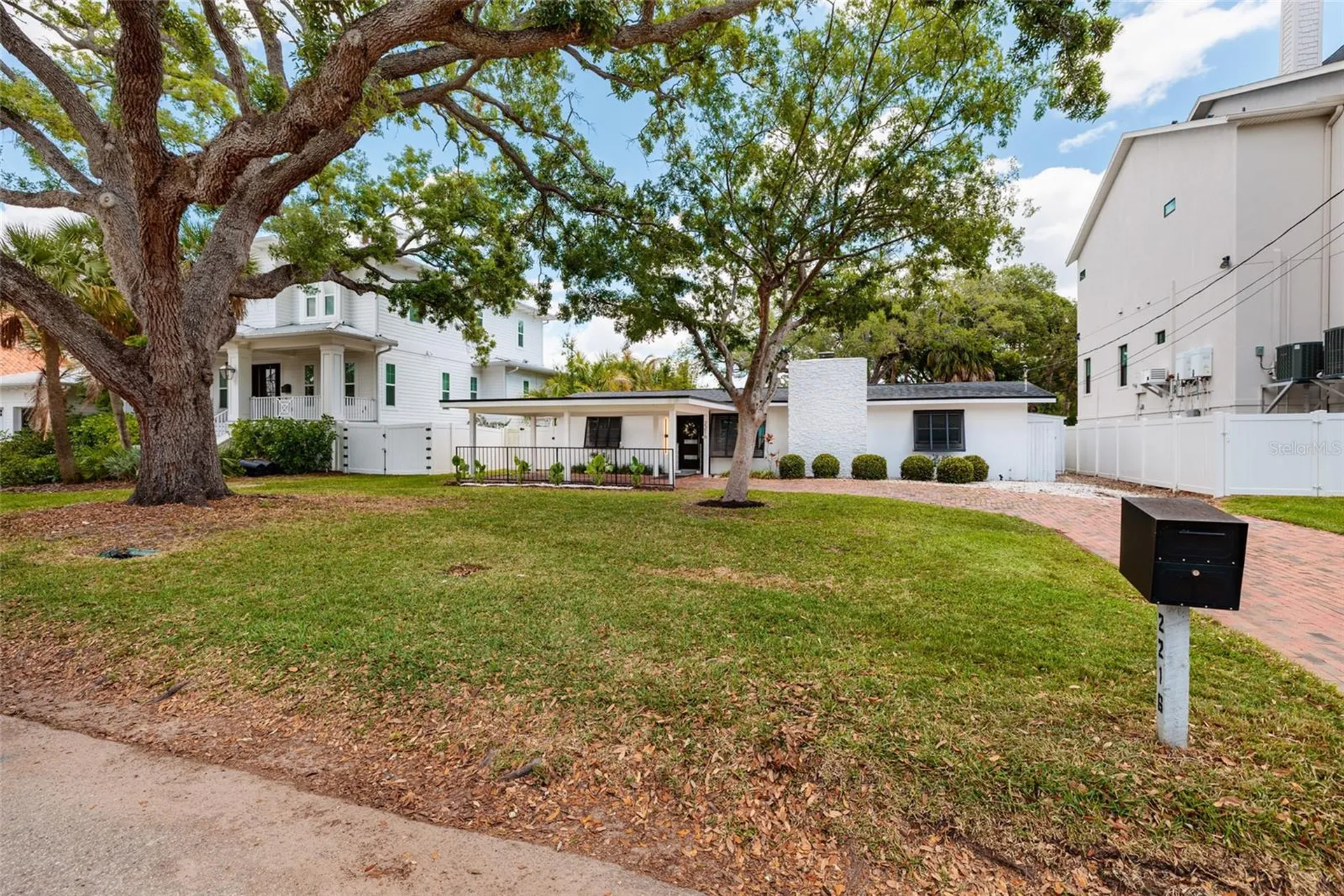 2216 S Occident Street Tampa FL 33629