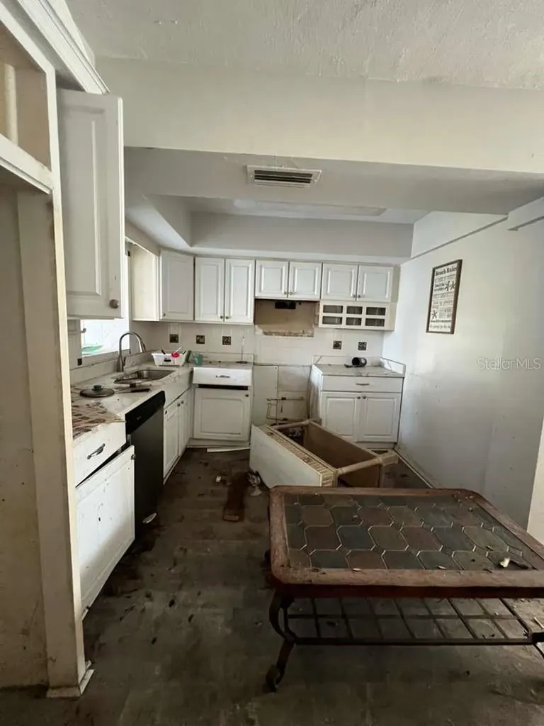749 Siesta Drive Sarasota FL 34242