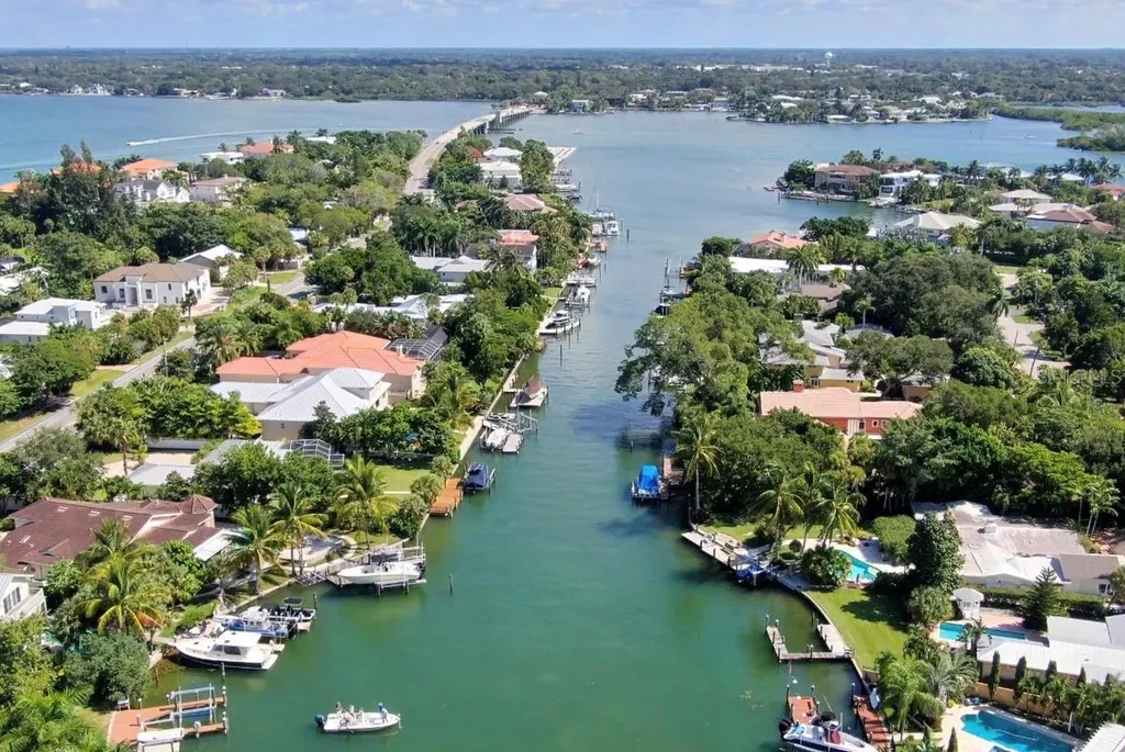 749 Siesta Drive Sarasota FL 34242