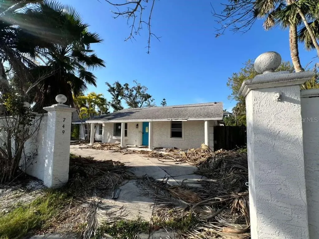 749 Siesta Drive Sarasota FL 34242