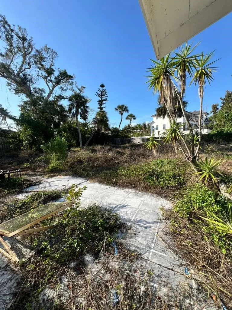 749 Siesta Drive Sarasota FL 34242