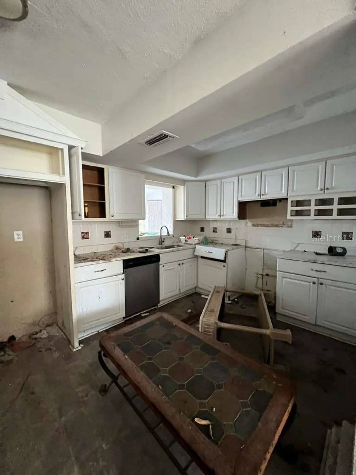 749 Siesta Drive Sarasota FL 34242