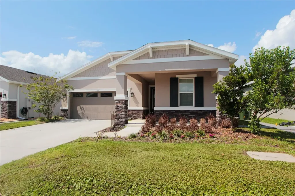 5208 Meadow Song Drive Okahumpka FL 34762