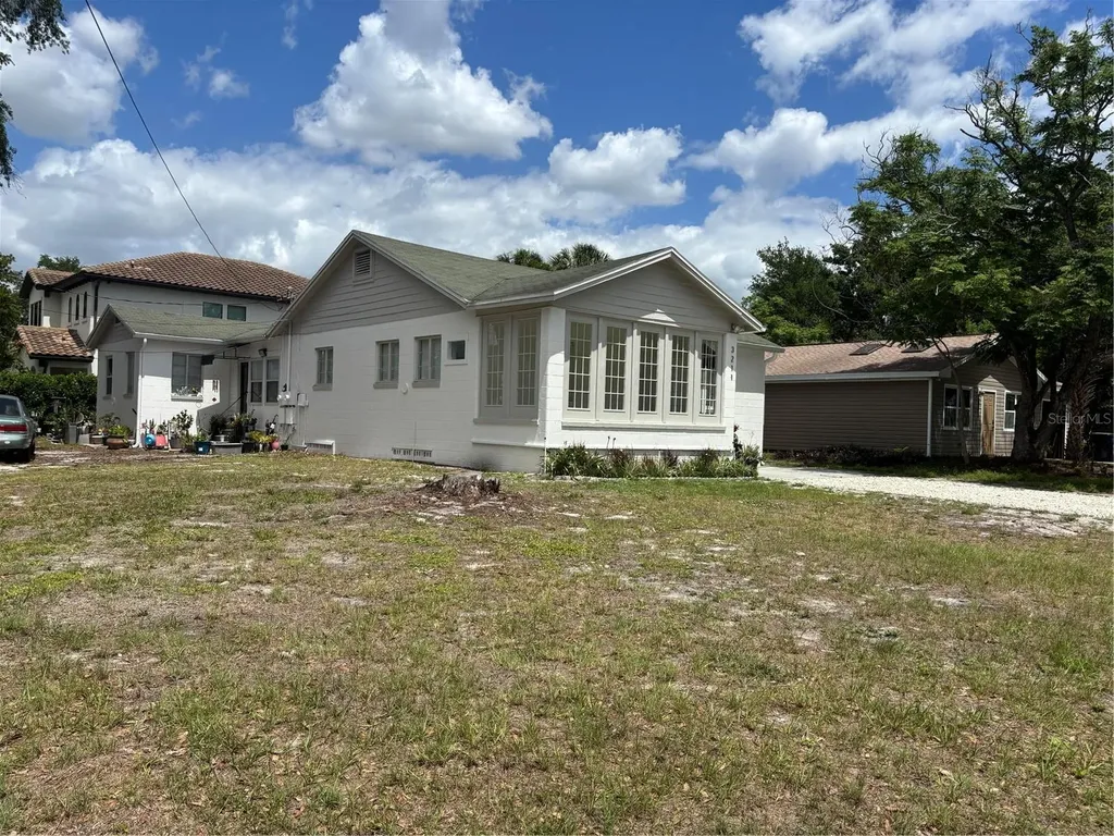 3211 W North A Street Tampa FL 33609